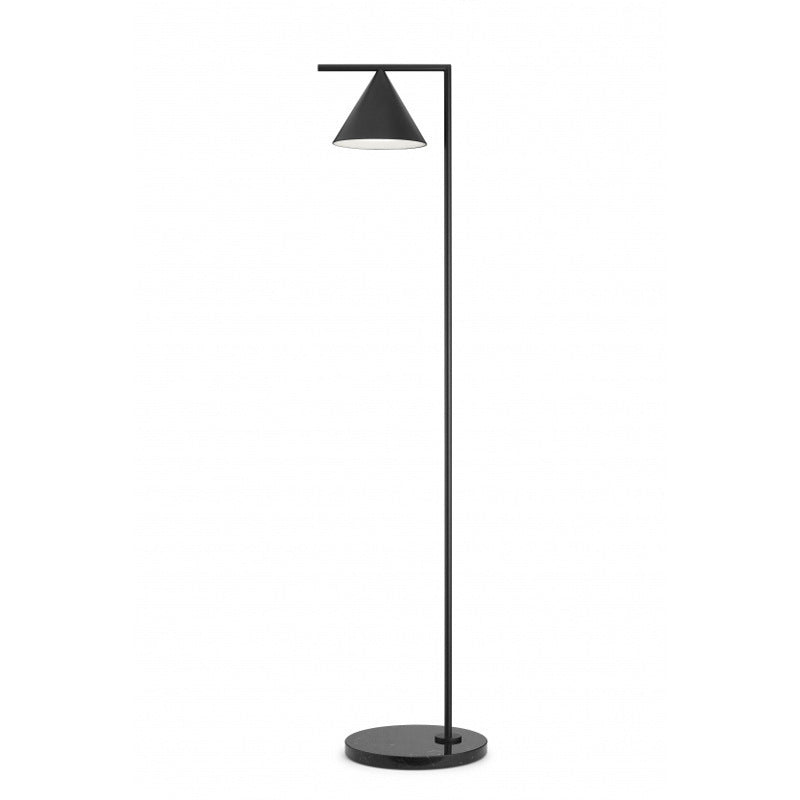 Künstlerische Stehlampe mit schlankem Kegelschirm