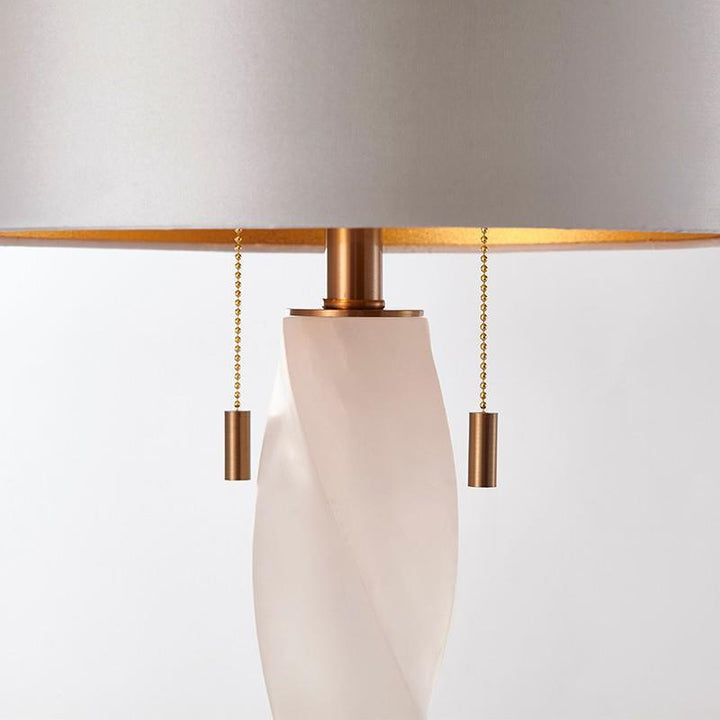 Elegante handgefertigte Tischlampe