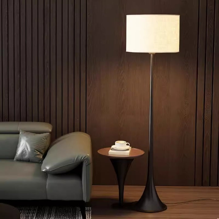 Moderne elegante Stehlampe