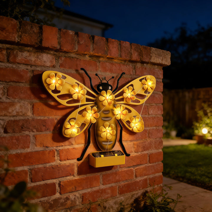Dekorative Solar LED Bienen Wandskulptur mit Blumen-Lichterkette und Metallhalterung