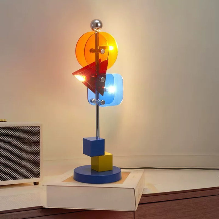 Künstlerische geometrische Tischlampe