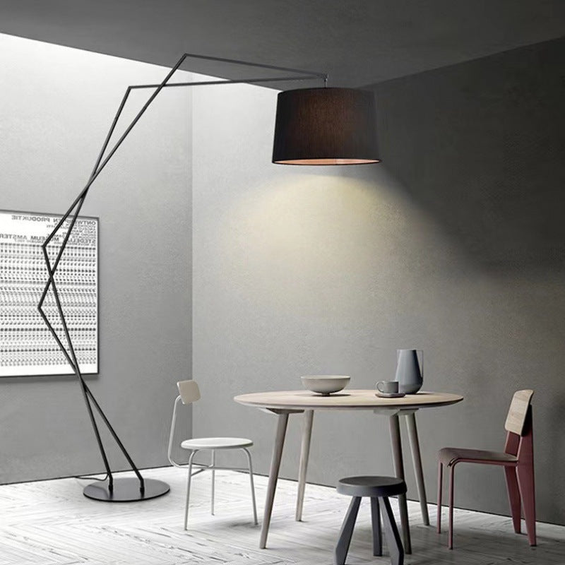 Moderne Zickzack Stehlampe