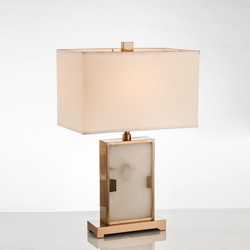 Elegante Tischlampe mit Marmorbasis
