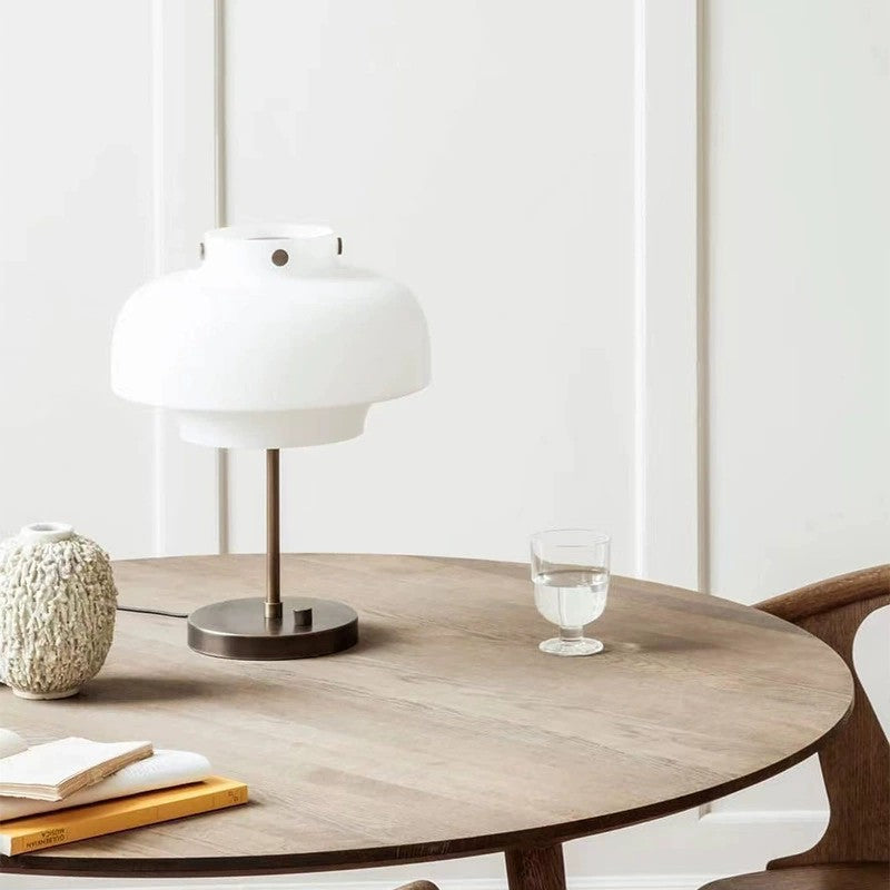 Moderne minimalistische Tischlampe