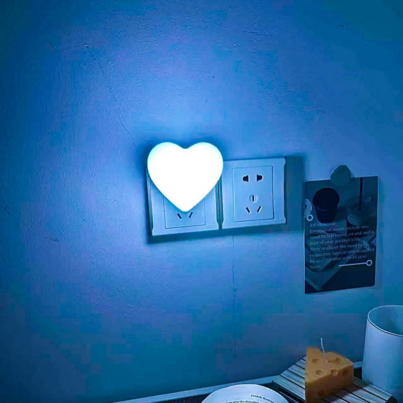 Herzförmiger Plug-In Ambient Nachtlicht mit sanftem LED-Leuchten