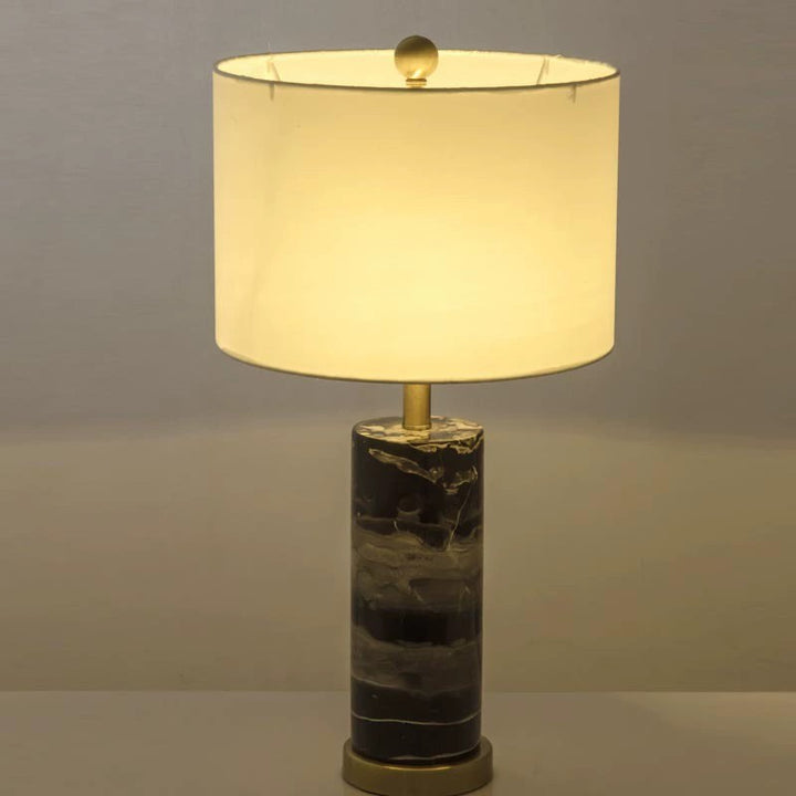 Marmor Basis Tischlampe mit elegantem Stoffschirm