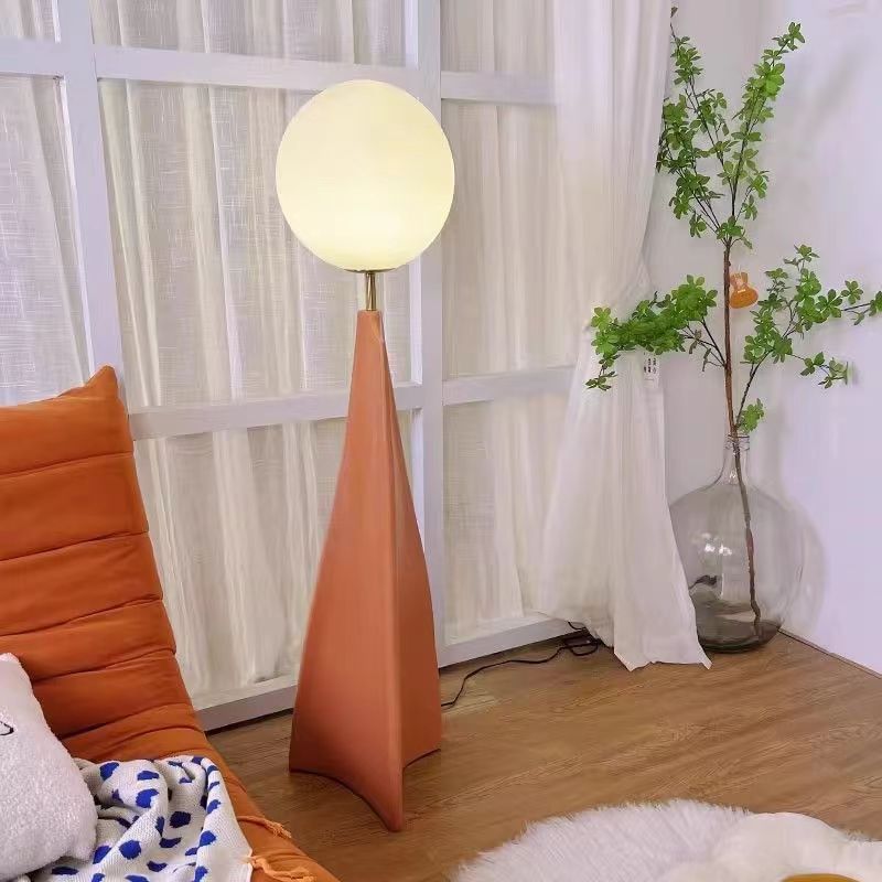 Moderne Skulpturierte Stehlampe