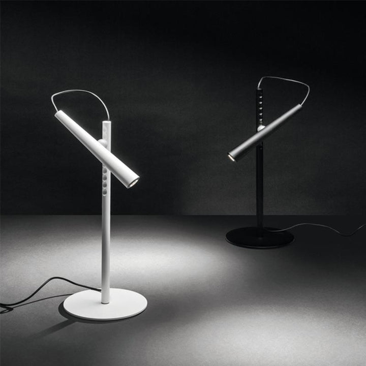 Verstellbare LED-Schreibtischlampe mit sleekem Design