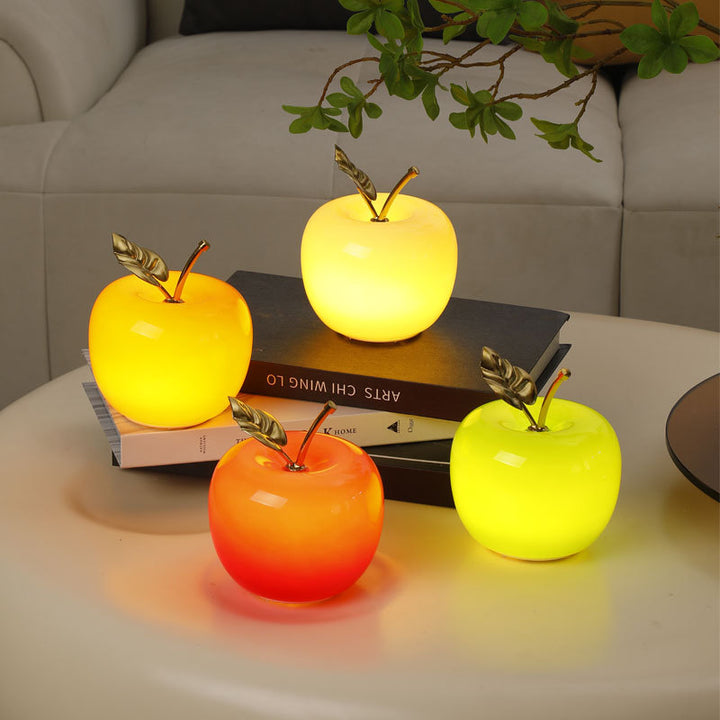 Keramische Apfel Tischlampe mit Messingstab und Metallbasis