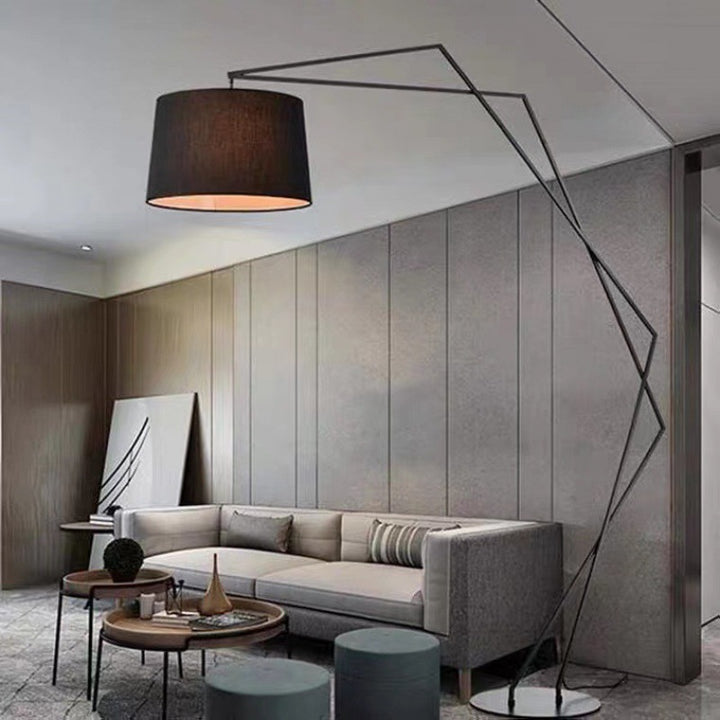 Moderne Zickzack Stehlampe