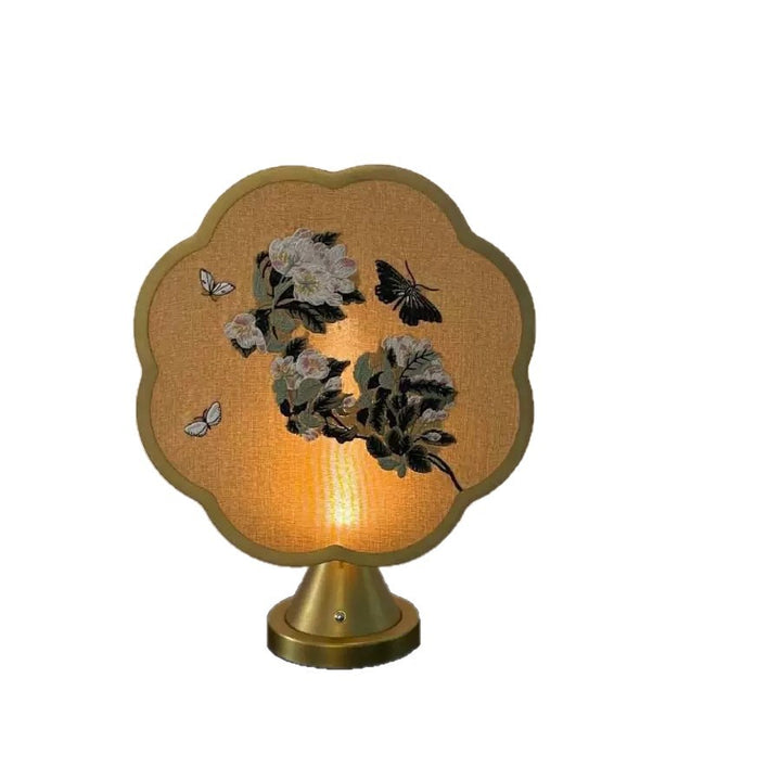 Künstlerisch bestickte Tischlampe