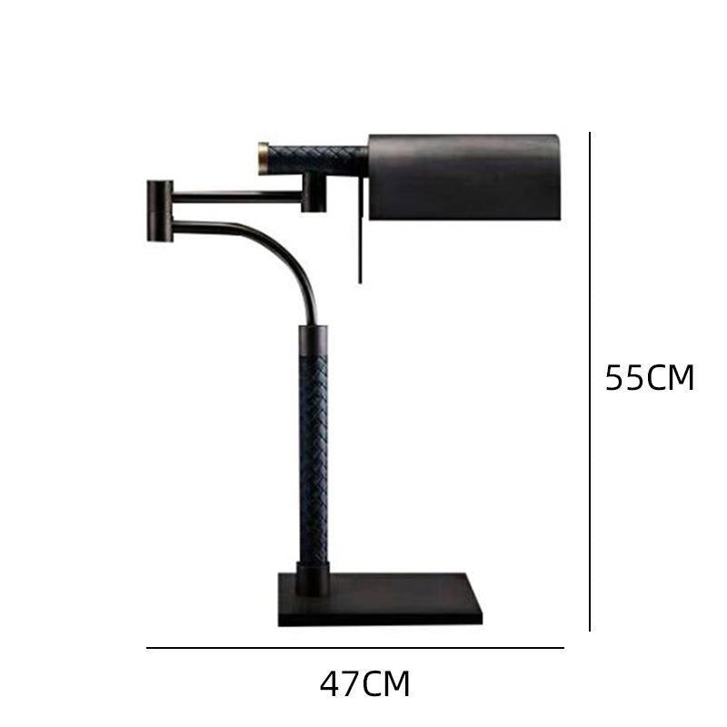 Verstellbare Schreibtischlampe mit modernem Artikulationsarm