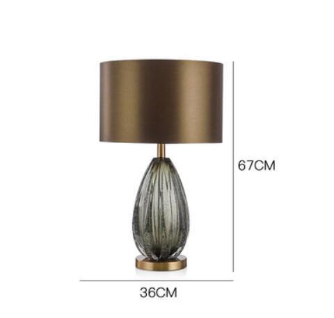 Elegante Glaskanten-Tischlampe