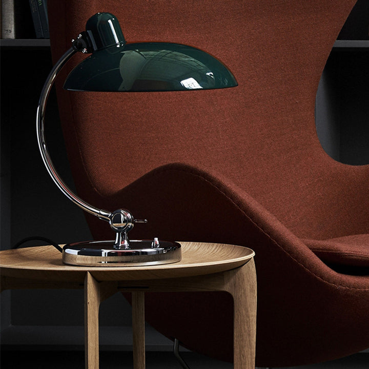 Moderne verstellbare Schreibtischlampe