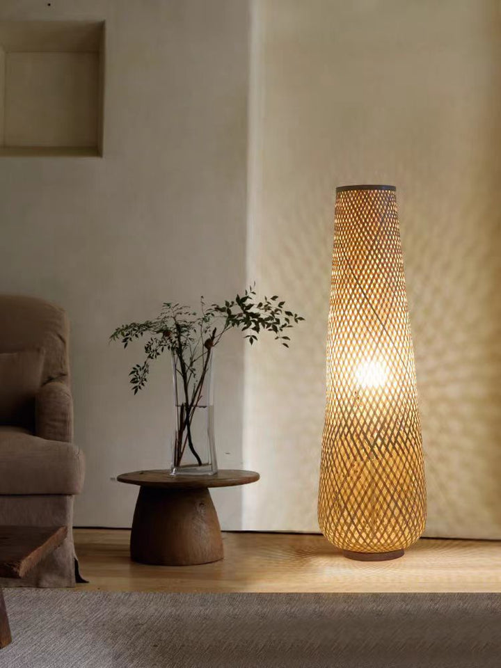 Künstlerische Rattan Stehlampe