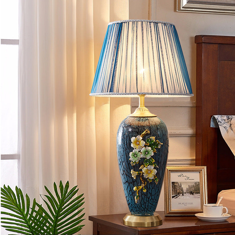 Verschnörkelte Blumen Tischlampe