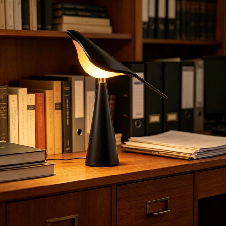 Dekorative Vogel-inspirierte Tischlampe