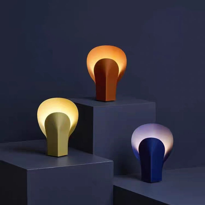 Moderne Minimalistische Tischlampe mit Eleganter Rundschattierung