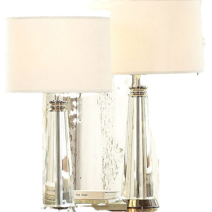 Elegante zeitgenössische Tischlampe