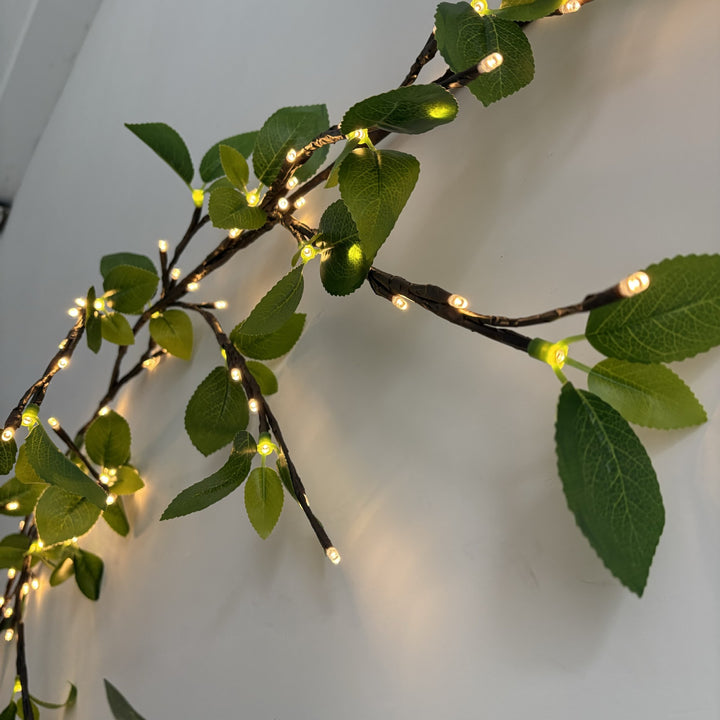 Verschnörkelte LED Kirschblüten Wandleuchte