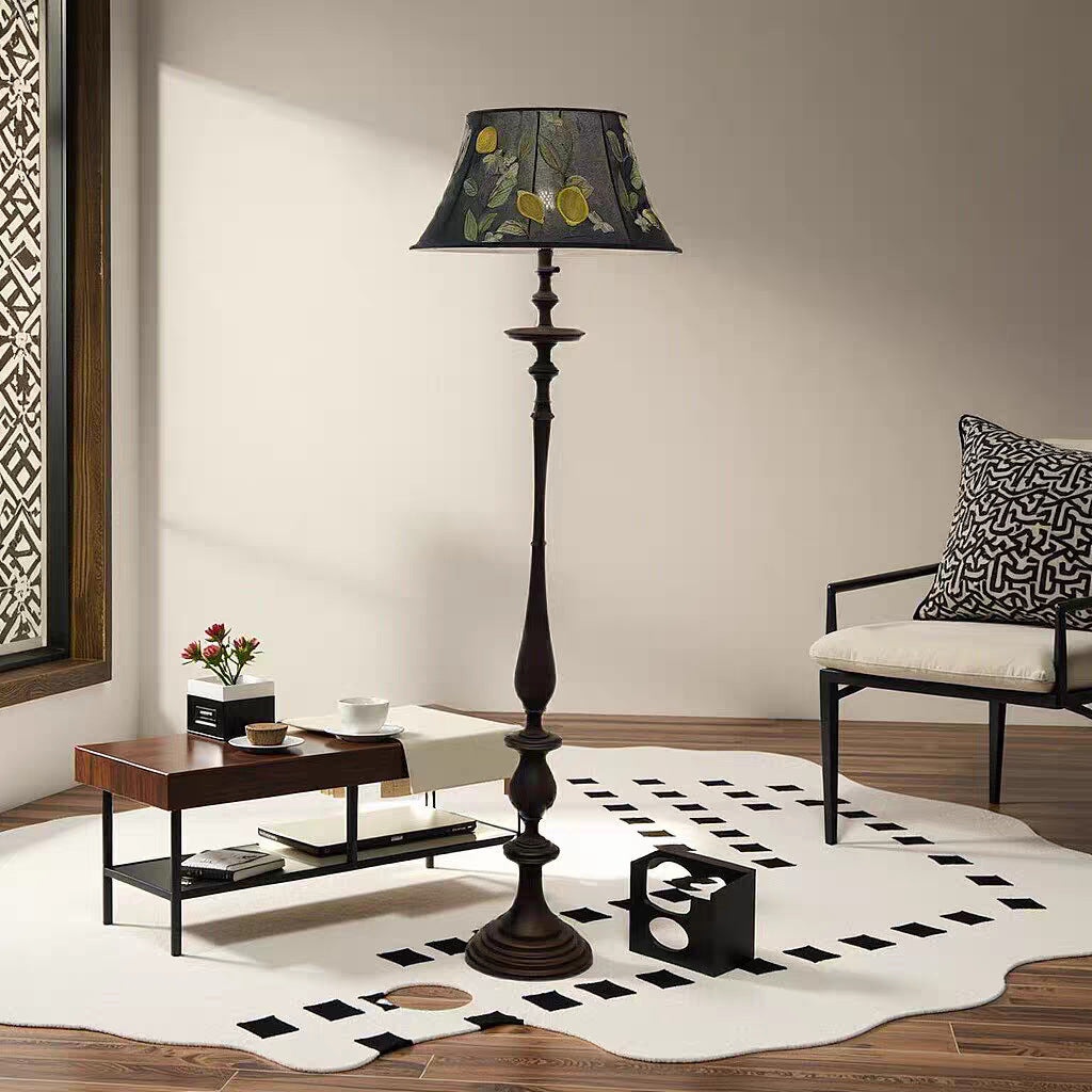 Elegante Blumenmuster Stehlampe