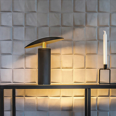 Moderne minimalistische Tischlampe