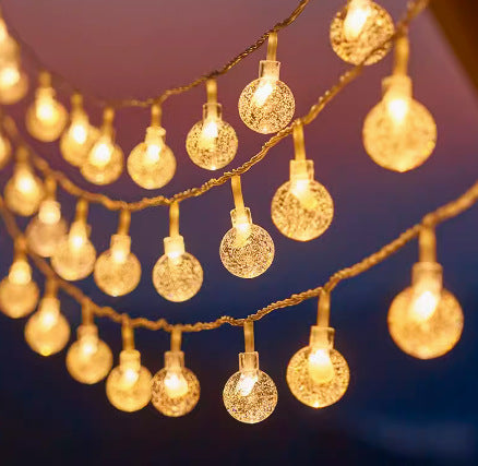 Warme Weiße Stern- und Kugel-LED-Lichterkette mit Batteriepack und wetterfesten Glühbirnen