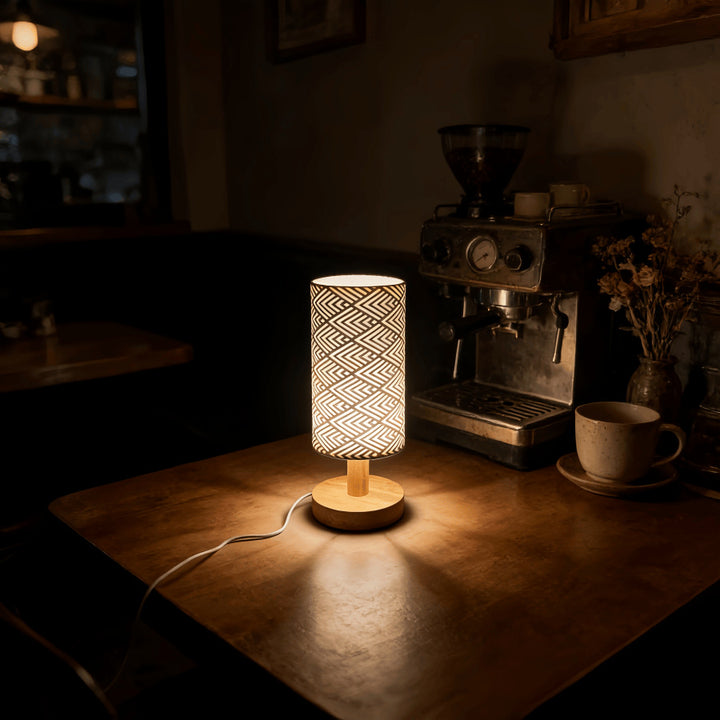 Moderne USB-betriebene geometrische Tischlampe