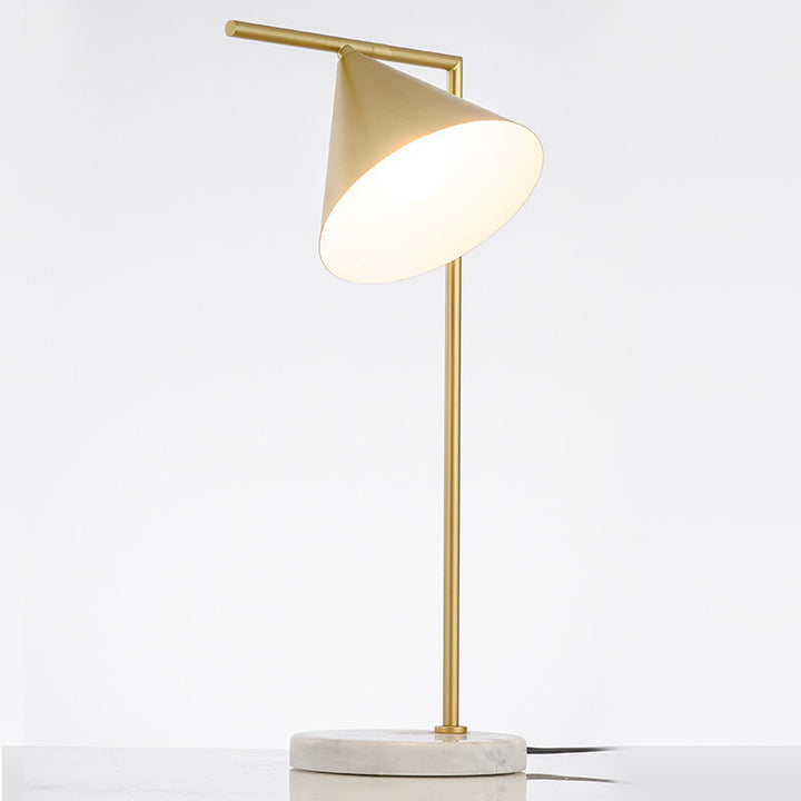 Moderne Kegeltischlampe mit Marmorbasis