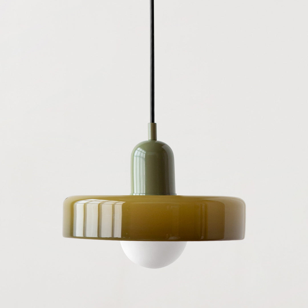 Minimalistische Keramik Pendelleuchte mit geschichtetem Glockenschirm