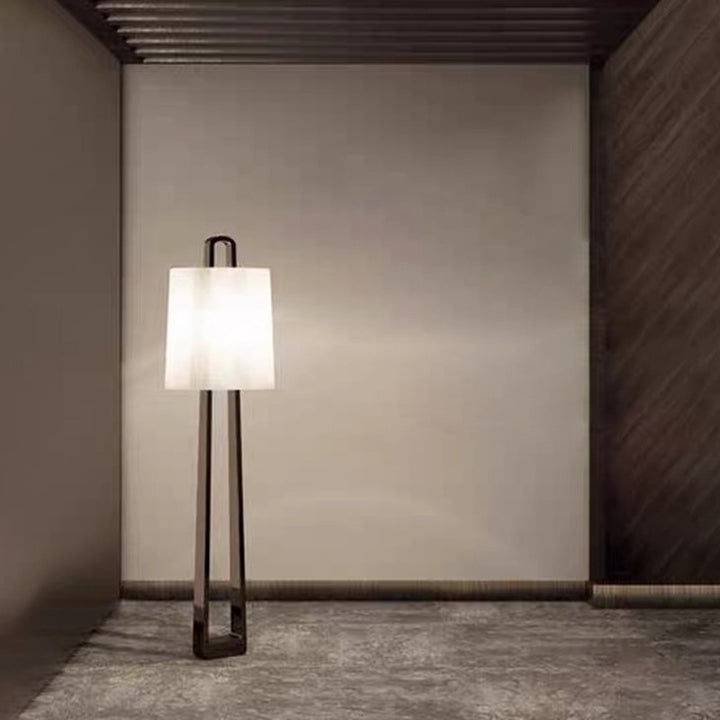 Elegante moderne Stehlampe mit einzigartiger Struktur