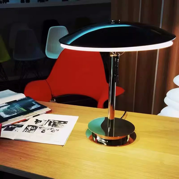 Moderne minimalistische Tischlampe