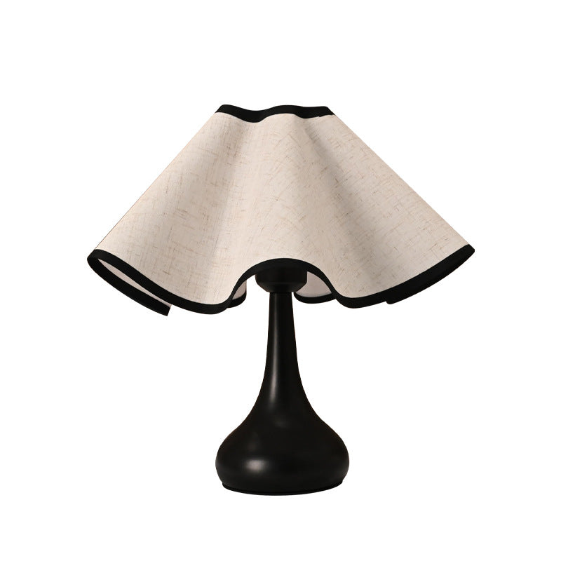 Elegante Rüschener Stoffschirm Nachttischlampe