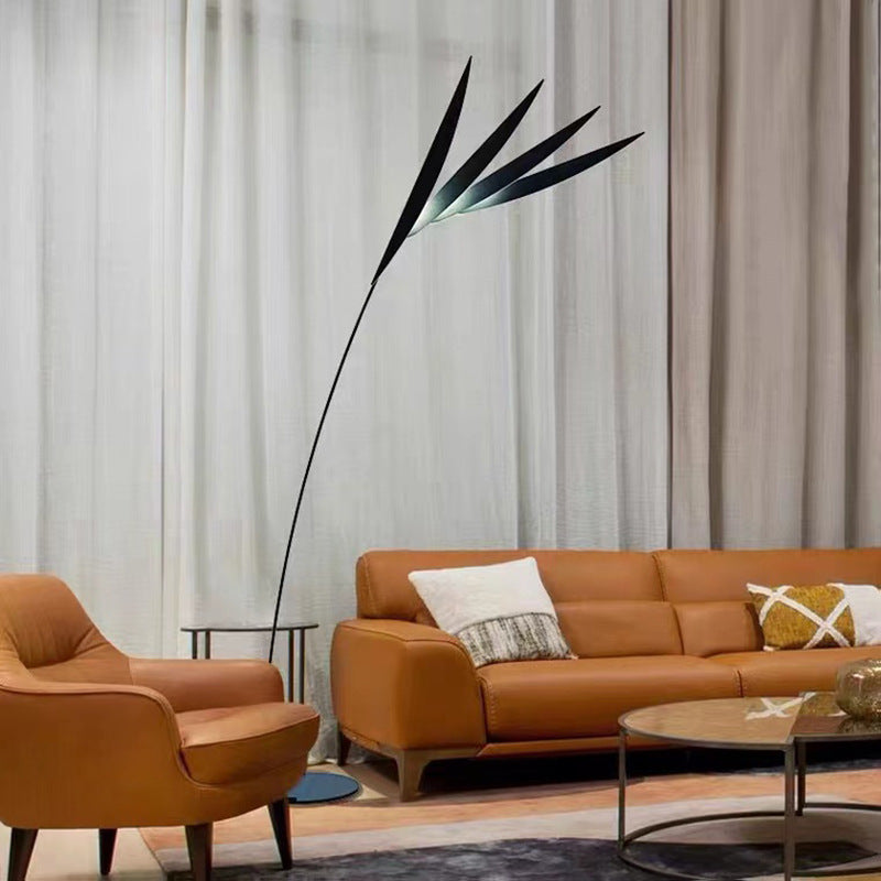 Künstlerische Stehlampe mit stilvollem Design