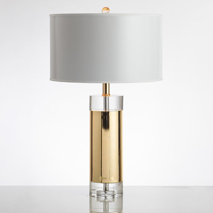 Elegante Glastischlampe mit modernen Akzenten