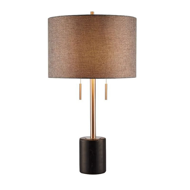Stilvolle moderne Tischlampe mit elegantem Shade