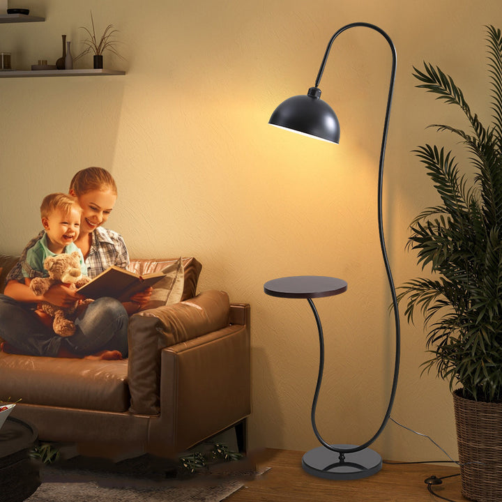 Moderne funktionale Stehlampe mit integriertem Beistelltisch