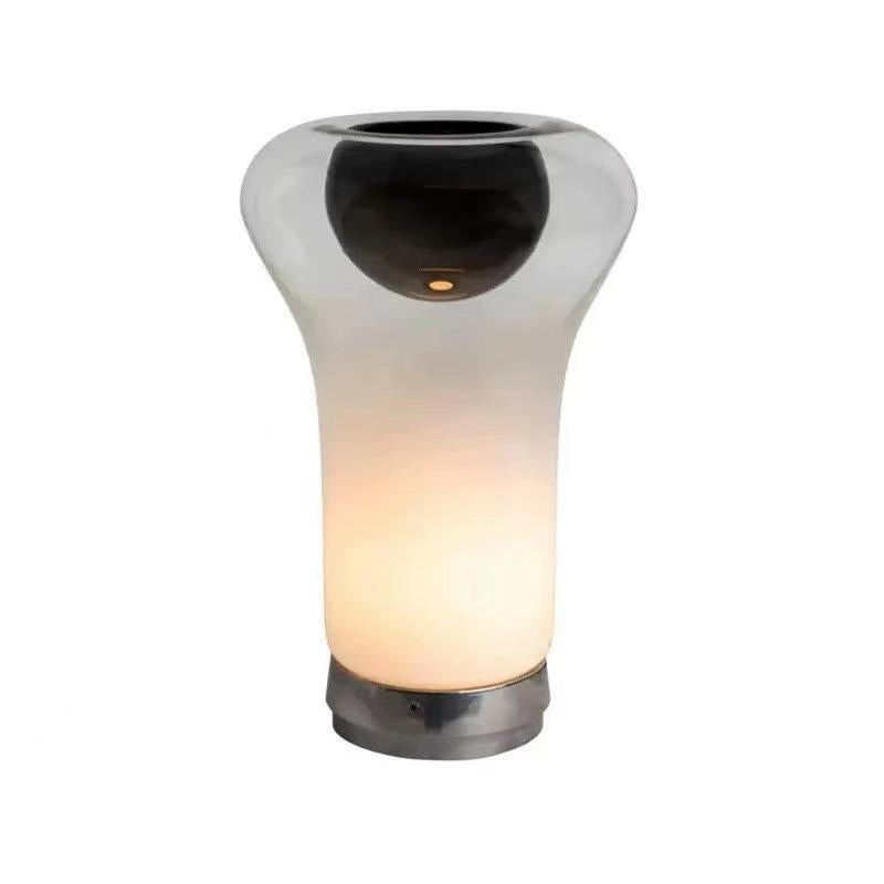 Elegante Tischlampe aus Glas mit einzigartigem Design