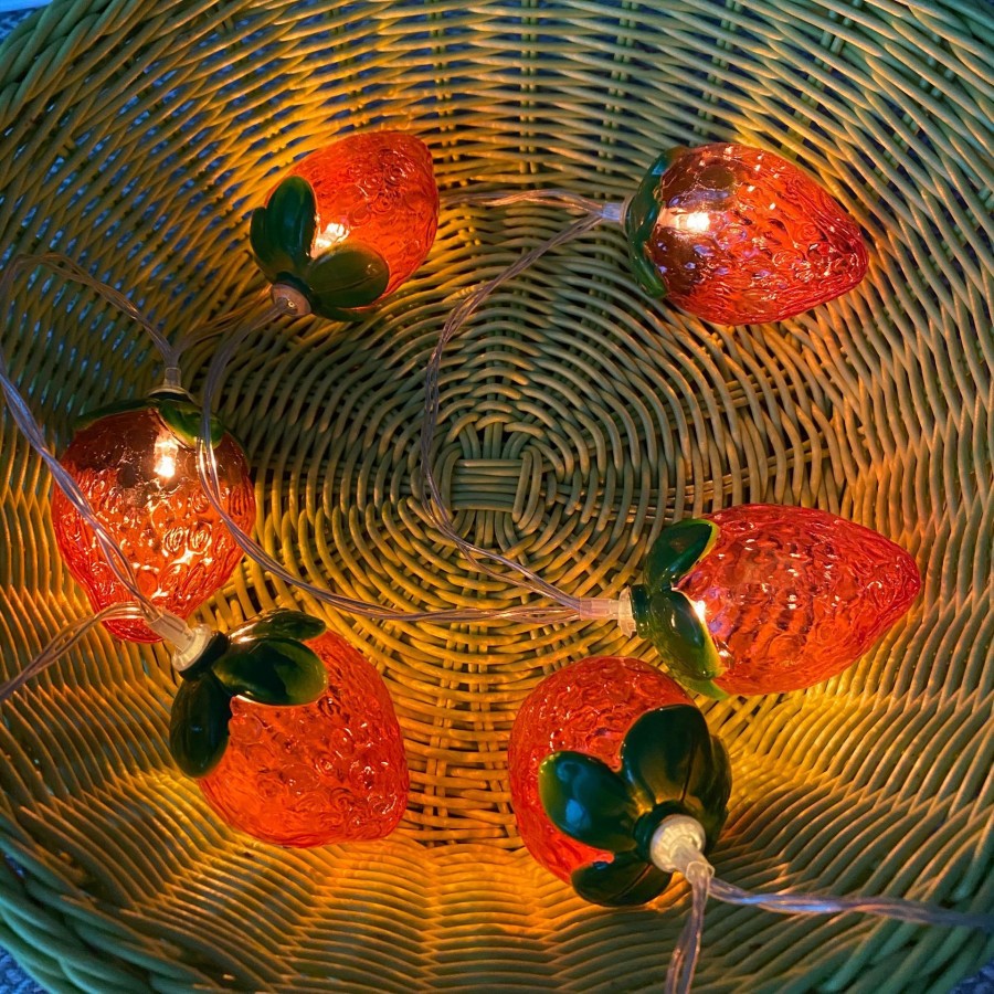 Erdbeerförmige LED-Lichterkette