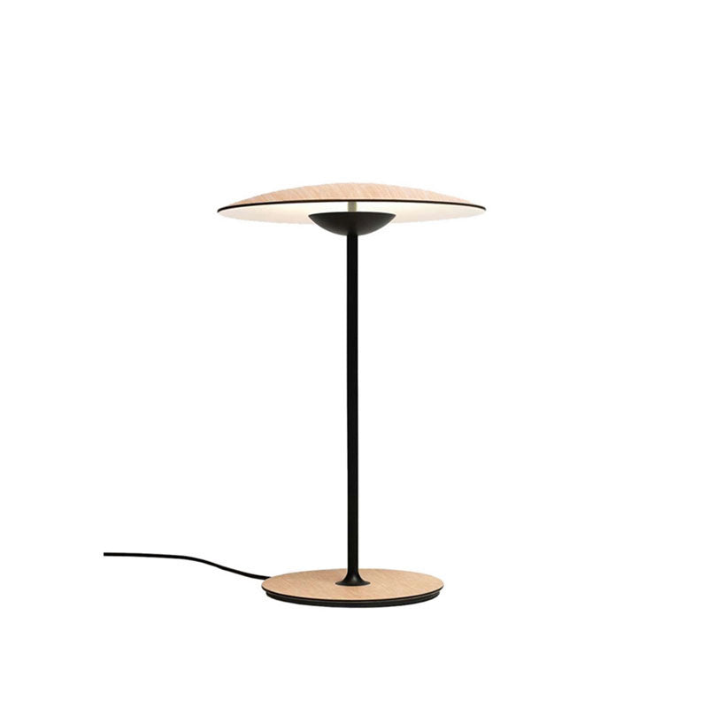Elegante moderne Tischlampe mit minimalistischem Design