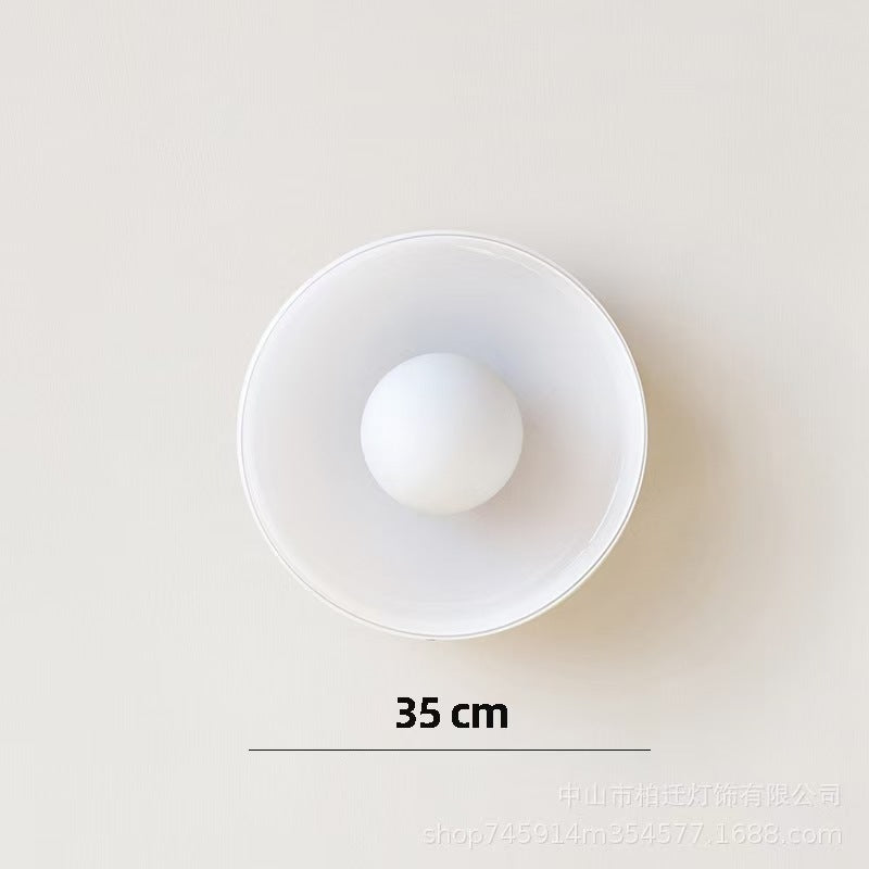 Minimalistische Keramik Pendelleuchte mit geschichtetem Glockenschirm