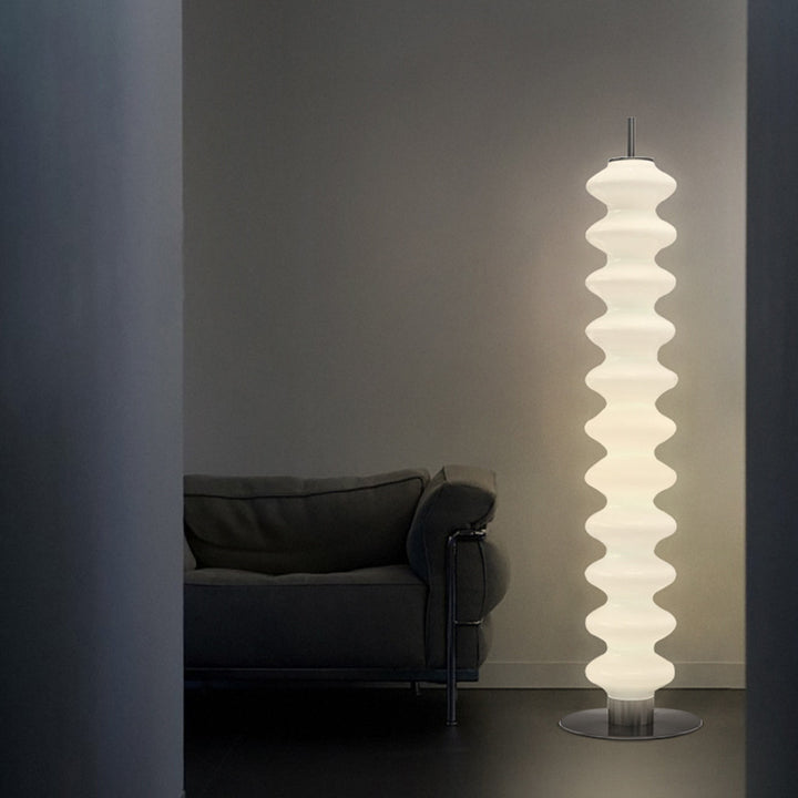 Moderne Tischlampe mit skulpturalem Design