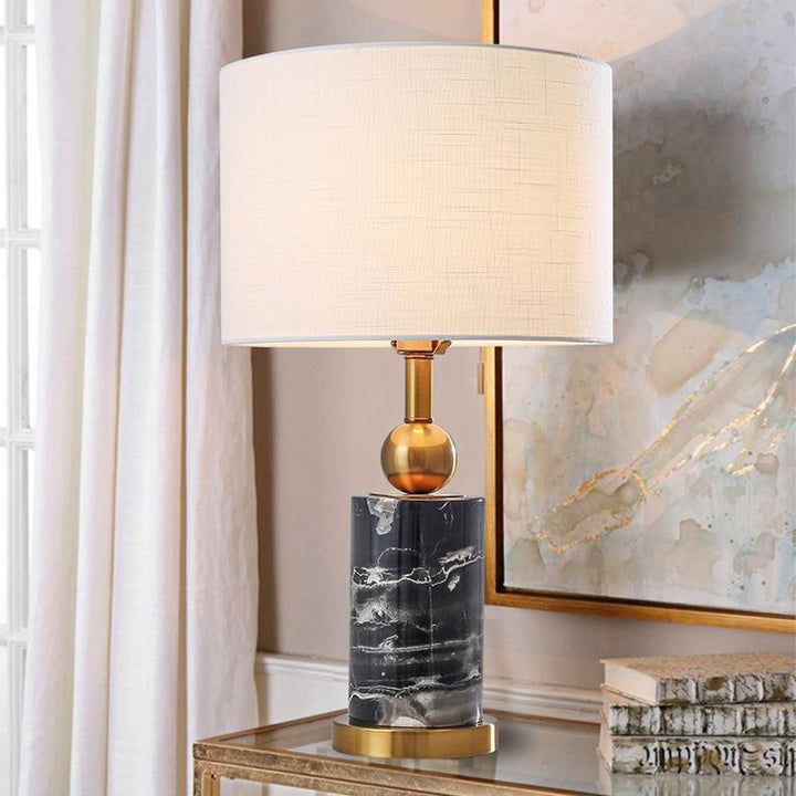 Elegante dekorative Tischlampe mit Marmorbasis