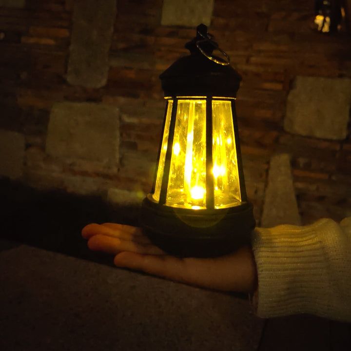 Vintage Metall Tischlaterne mit Warm LED Fee Lichterkette Wiederaufladbarer USB-Anschluss und Tragbare Hänkelampe