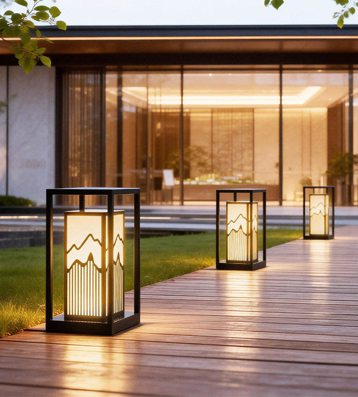 Japanisch inspirierte LED-Außenlaterne mit Holzrahmen