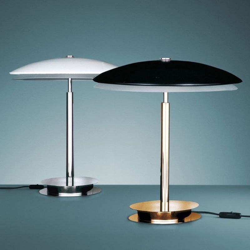 Moderne minimalistische Tischlampe