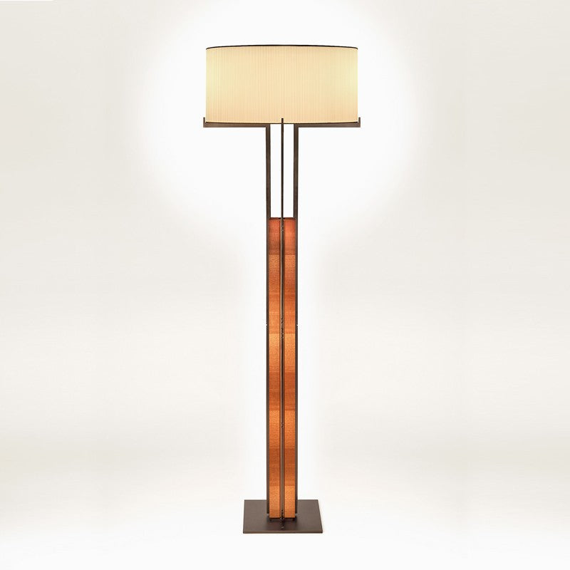 Moderne Holz Tischlampe mit einzigartigem Schirm