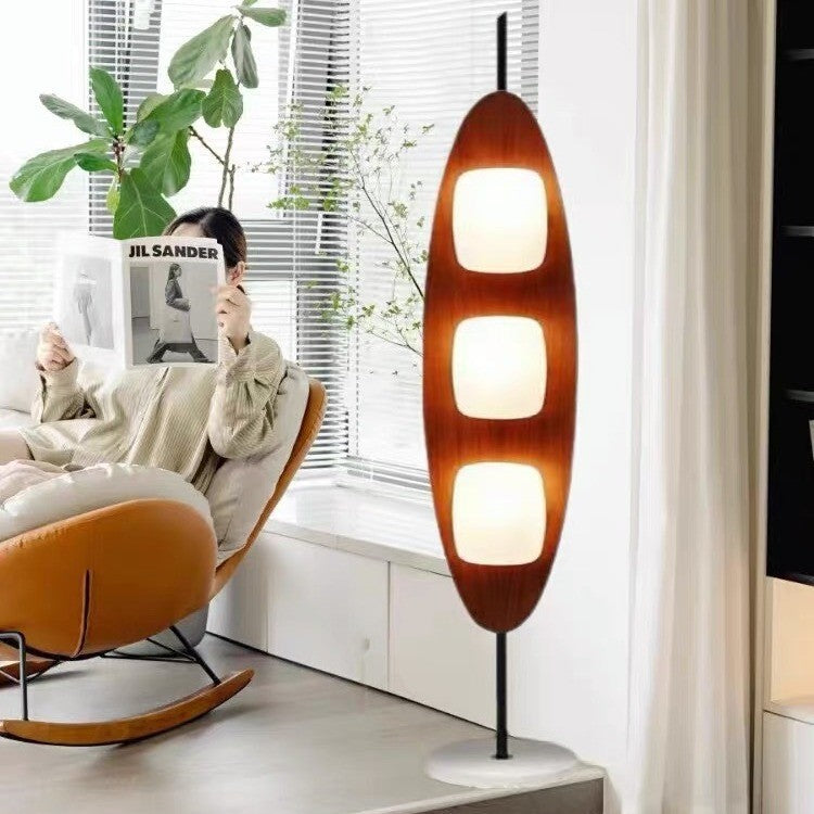 Künstlerische geschwungene Stehlampe