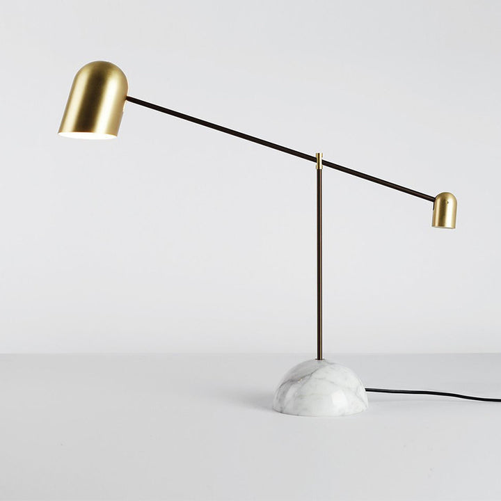 Verstellbare Stehlampe mit Marmorbasis