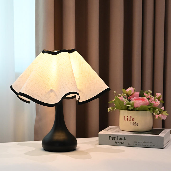 Elegante Rüschener Stoffschirm Nachttischlampe